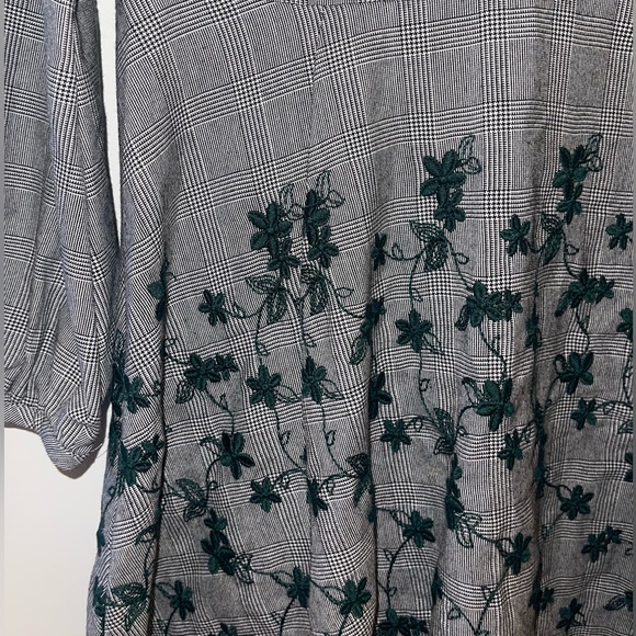 ZARA Dress Gray Check Balloon Sleeve Embroidered Green Detail, Size M- 4437/269 - Picture 4 of 6